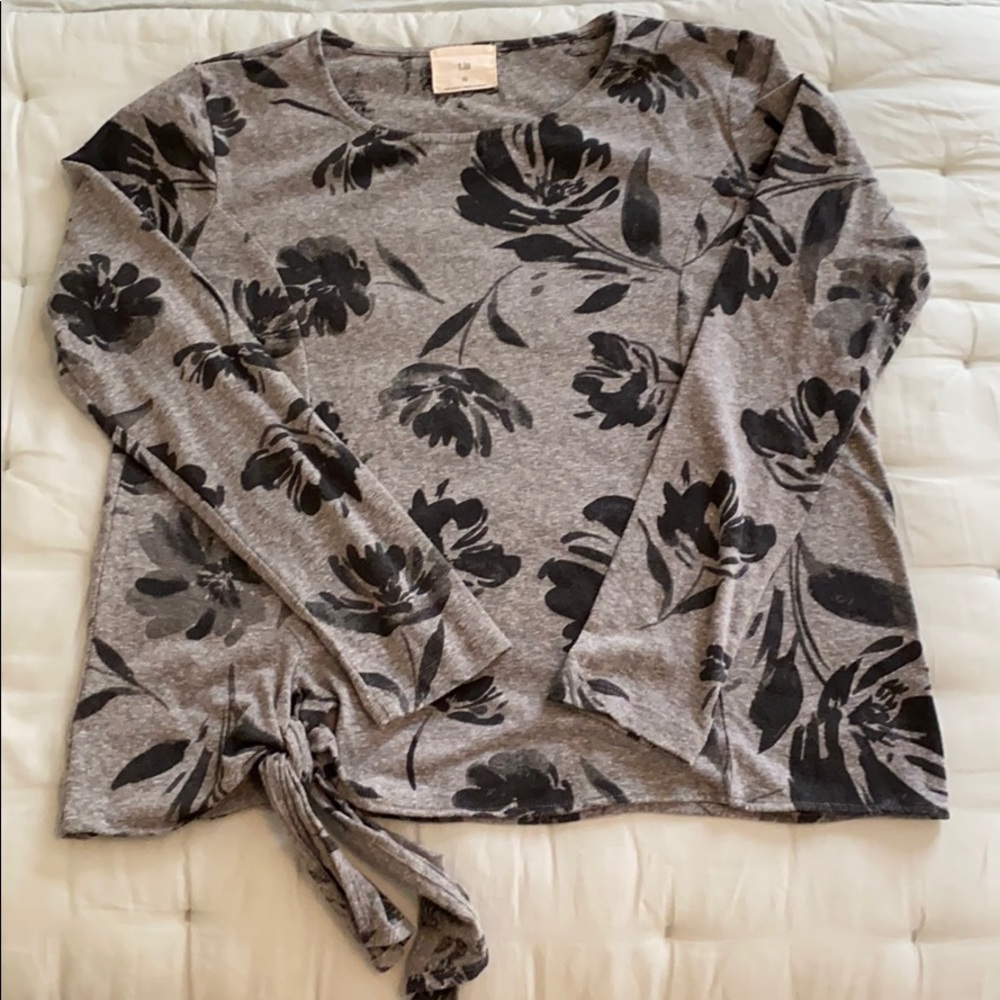 Anthropologie Gray Black Floral Tie Waist Top XS